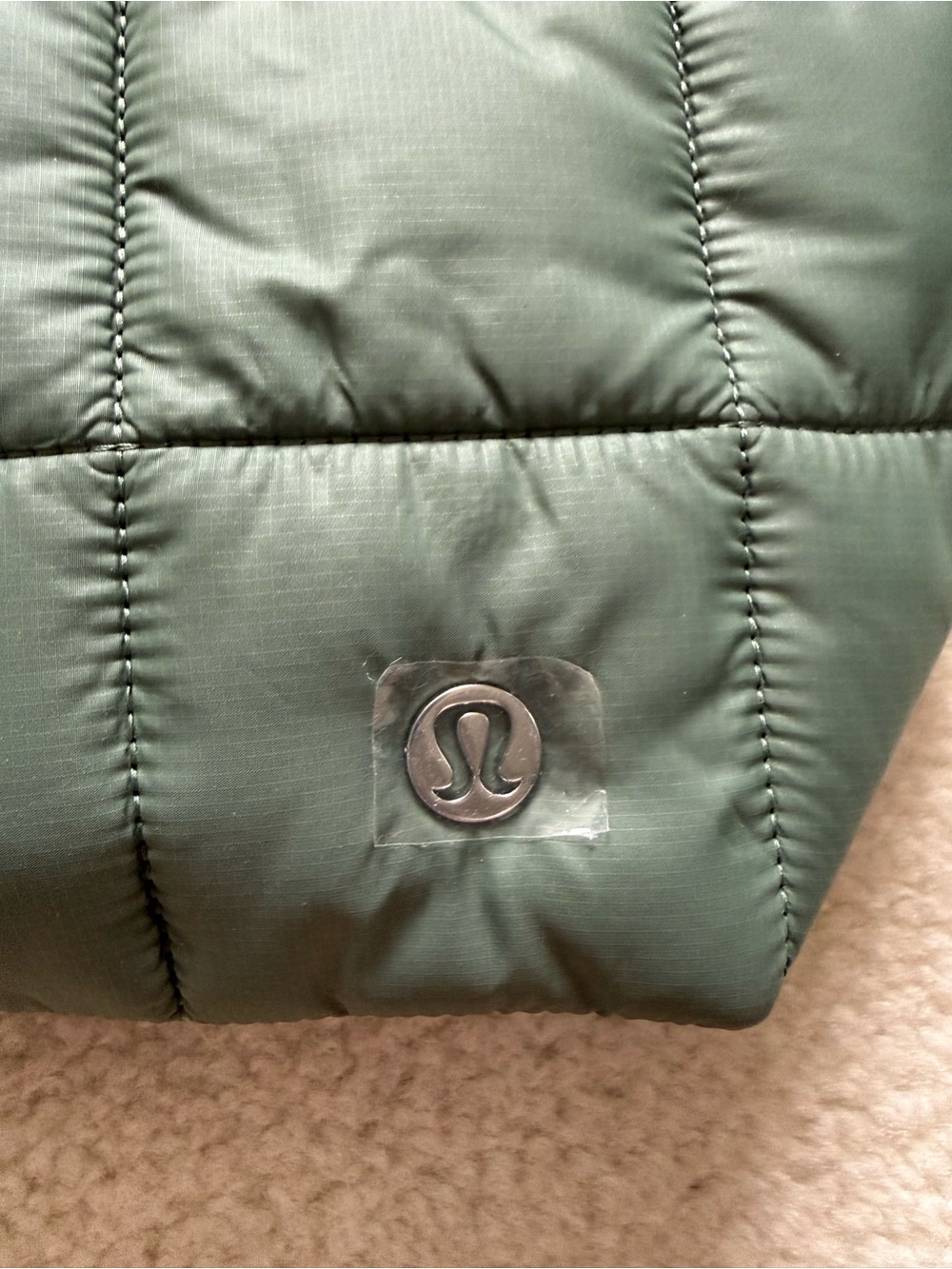 lululemon athletica Quilted Grid Tote Bag Mini 5L - Grey Eucalyptus - Picture 2 of 7